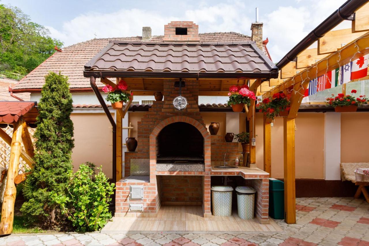 Casa Dacica Hotel Râşnov Exterior photo