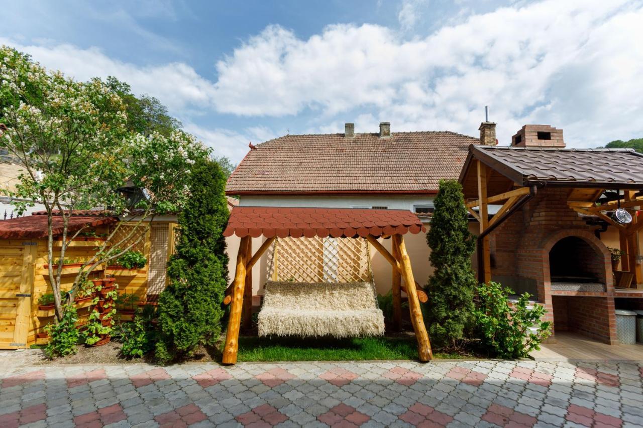Casa Dacica Hotel Râşnov Exterior photo